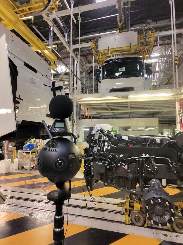 Département de l' Ain présentation de l'immersion à 360 degrés Renault Trucks Bourg en Bresse